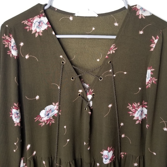 Entro ruffle floral lace up chest bell sleeve shirt L - Picture 4 of 13